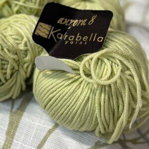 COPY - YARN 37 100% MERINO NON FELTING KARABELLA LIGHT GREEN YARN LOT 7.9 OZ LOT